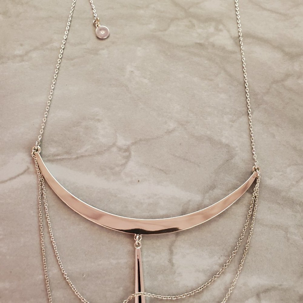 ✨ Stella and Dot Silver Marble Modern Minimalist Pendant Necklace ✨ - Picture 9 of 11